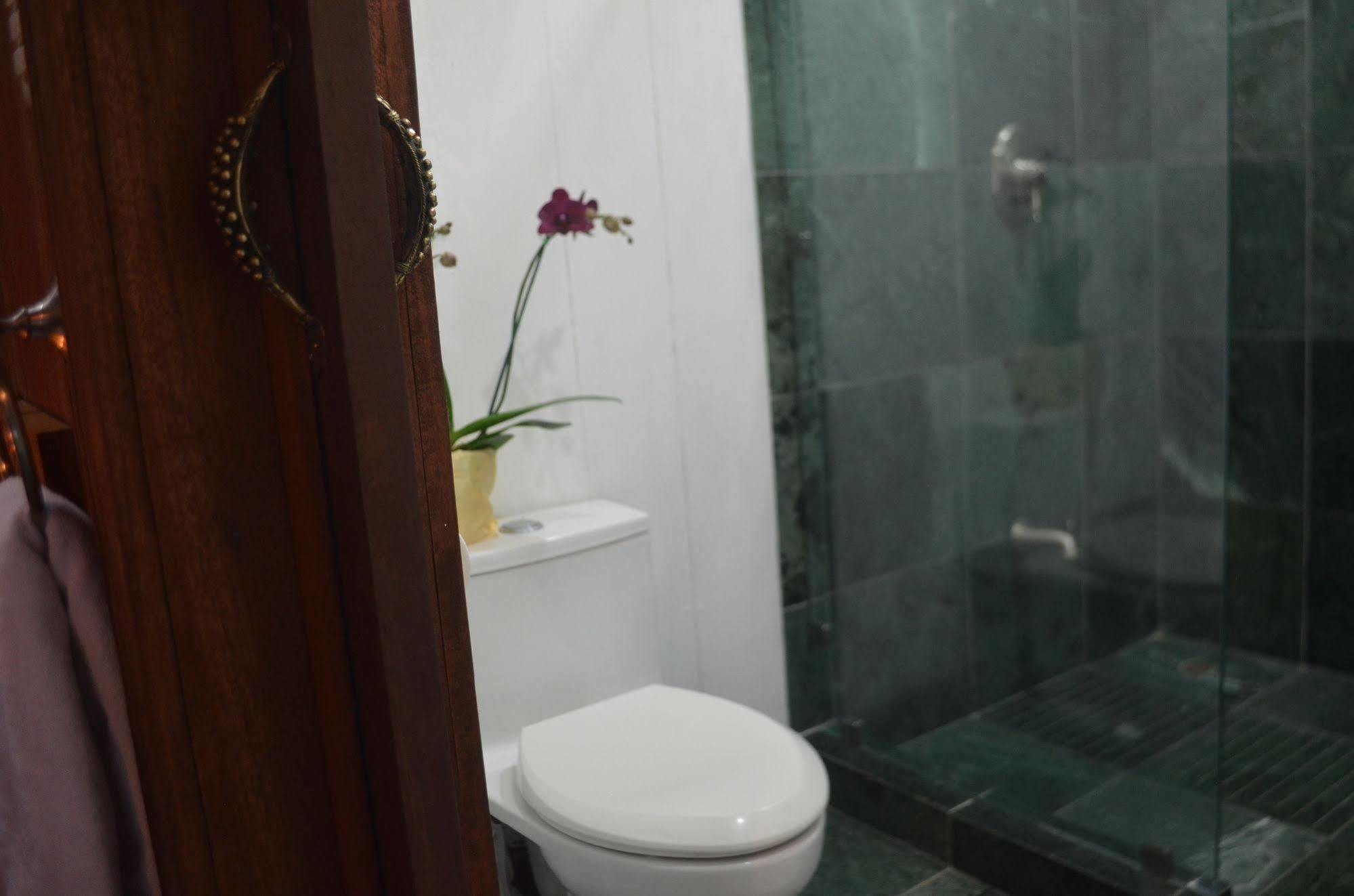 Lanna Ban Hotel Puerto Viejo de Talamanca Extérieur photo